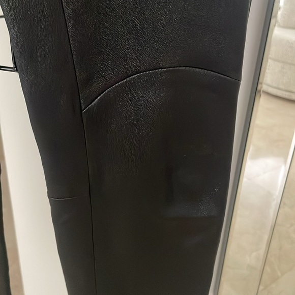 LAMARQUE BLACK LEATHER LEGGINGS - Picture 4 of 6